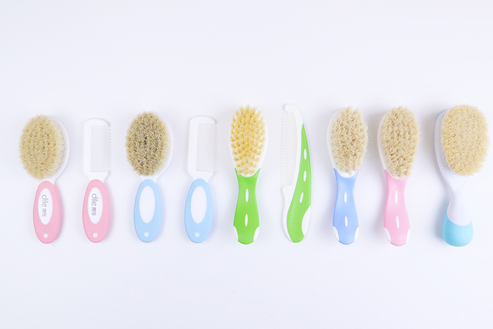 Mini Hairbrush